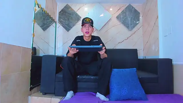 Dominic 26 online show from February 11, 2026, 8:36 pm