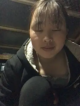 honeyyy110 online show from February 5, 2026, 1:38 pm