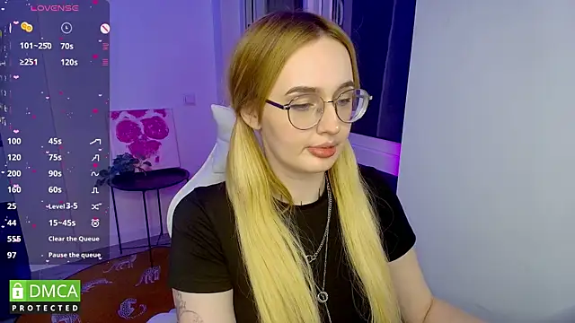 AdeLuna online show from May 30, 2026, 9:45 pm