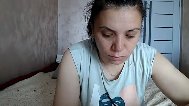 Snapshot of LorraGrey chatting on June 22, 2026, 6:10 am LorraGrey online show from June 22, 2026, 6:10 am