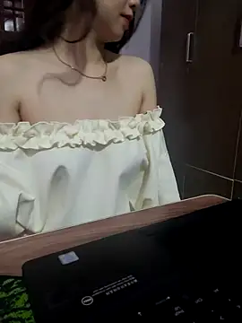 NinaKey online show from April 14, 2026, 8:09 am