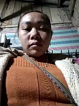 Snapshot of Bella-222 chatting on February 3, 2026, 11:04 am Bella-222 online show from February 3, 2026, 11:04 am