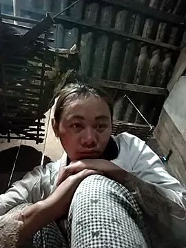 Snapshot of Bella-222 chatting on February 11, 2026, 12:04 am Bella-222 online show from February 11, 2026, 12:04 am