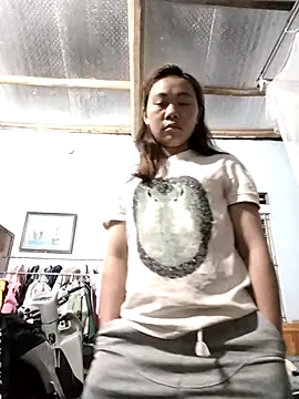 Snapshot of Bella-222 chatting on February 13, 2026, 8:38 pm Bella-222 online show from February 13, 2026, 8:38 pm