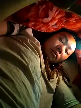 Snapshot of Bella-222 chatting on February 15, 2026, 7:54 pm Bella-222 online show from February 15, 2026, 7:54 pm