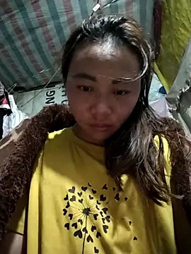 Snapshot of Bella-222 chatting on February 18, 2026, 11:22 pm Bella-222 online show from February 18, 2026, 11:22 pm