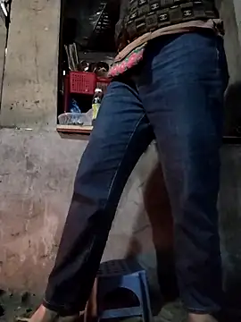 Bella-222 online show from April 17, 2026, 11:24 am