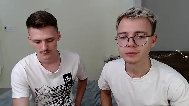 NikiKerryCum online show from February 5, 2026, 3:05 pm