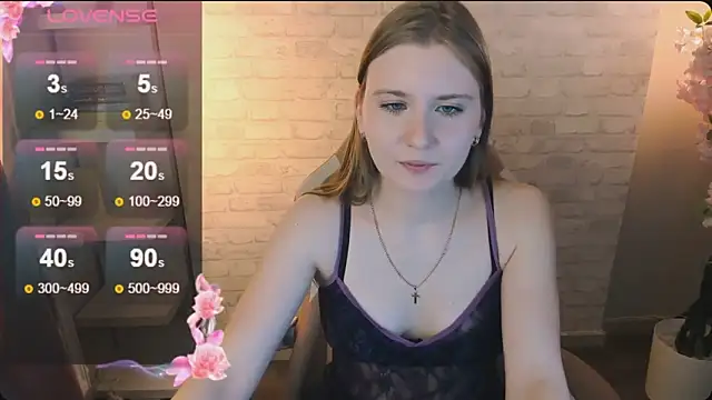 Caroline Desire  online show from April 20, 2026, 10:29 am