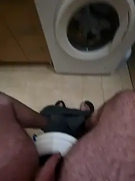 Heyyo3 online show from February 8, 2026, 9:34 am