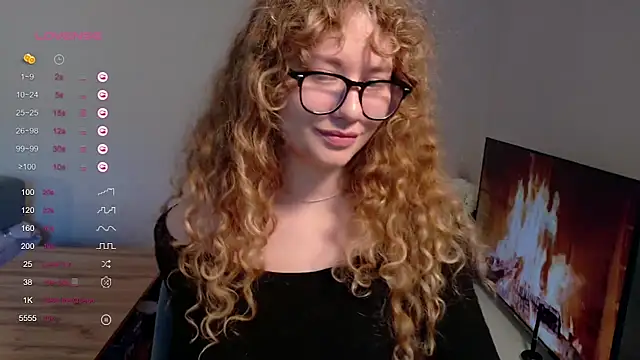 Snapshot of Milounee chatting on May 17, 2026, 8:34 am Milounee online show from May 17, 2026, 8:34 am