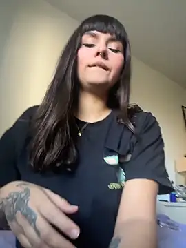 lovelyjinny online show from March 3, 2026, 10:32 am