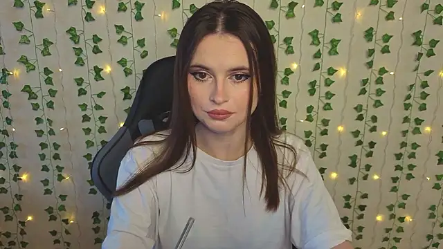 Snapshot of AliceIMonta chatting on February 25, 2026, 1:10 pm AliceIMonta online show from February 25, 2026, 1:10 pm