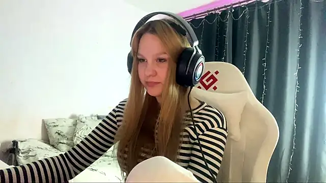 axin burnell online show from March 31, 2026, 6:19 pm