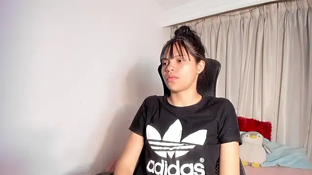 Snapshot of kendall_hernandez chatting on February 6, 2026, 2:20 pm kendall hernandez online show from February 6, 2026, 2:20 pm