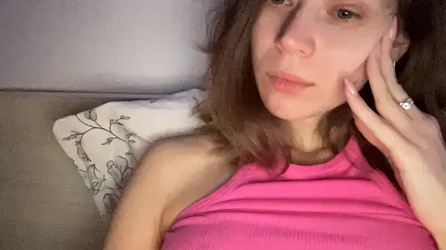 Snapshot of MagicGirl33 chatting on February 1, 2026, 5:00 pm MagicGirl33 online show from February 1, 2026, 5:00 pm