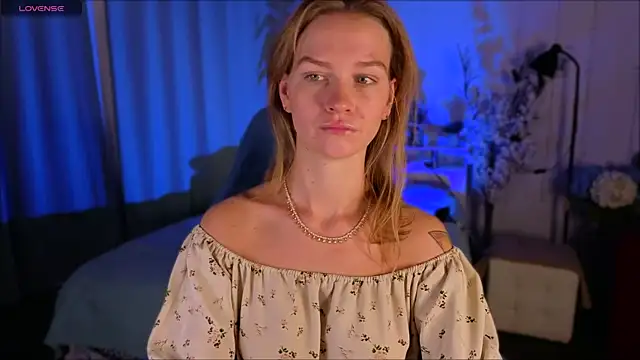 Snapshot of Crystal_Kris chatting on February 26, 2026, 5:39 am Crystal Kris online show from February 26, 2026, 5:39 am