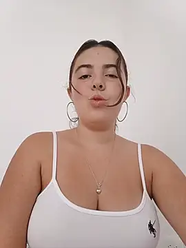 Snapshot of lyss_muller chatting on July 5, 2026, 2:46 pm lyss muller online show from July 5, 2026, 2:46 pm
