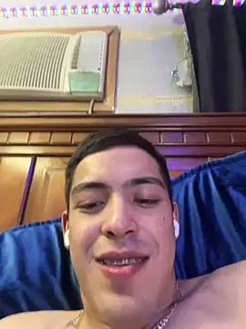 Tupapi696969q online show from June 8, 2026, 4:13 am
