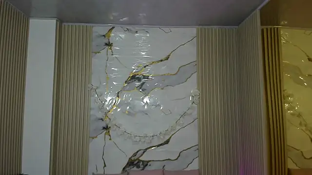 Siena Tay online show from April 19, 2026, 11:42 am