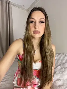 Alyxra online show from April 15, 2026, 6:31 am