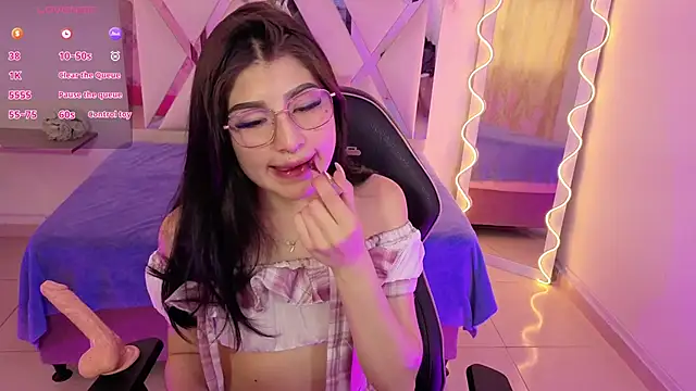 NEFTIS TAY online show from April 18, 2026, 7:18 pm