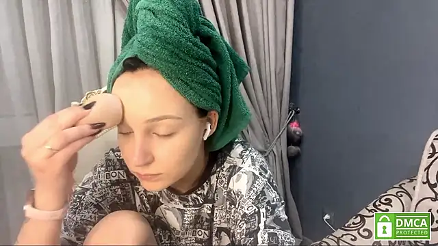 Sylynisem online show from March 2, 2026, 7:21 pm