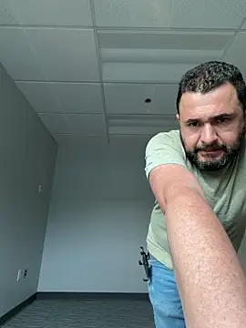 yolanda339 online show from April 28, 2026, 12:43 pm