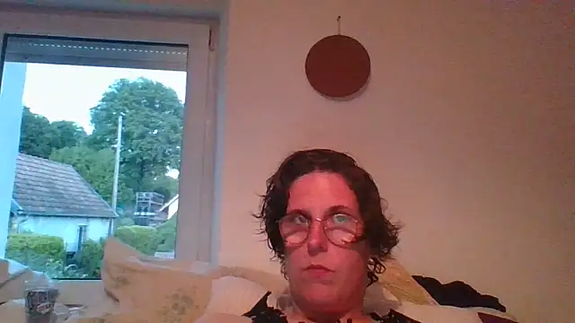 Snapshot of OIseauNoir88 chatting on May 18, 2026, 7:09 pm OIseauNoir88 online show from May 18, 2026, 7:09 pm