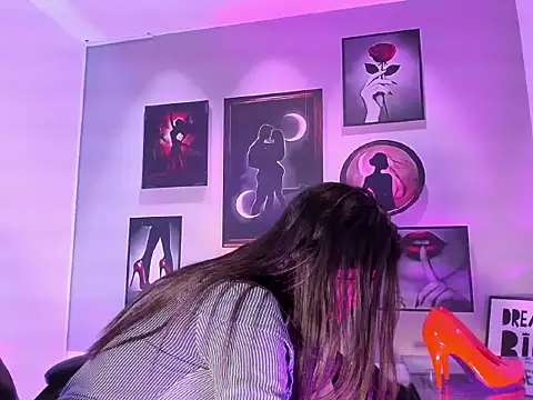 Gabriela velle online show from February 9, 2026, 2:32 pm