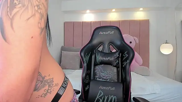 megan sofiaa  online show from March 5, 2026, 12:12 pm