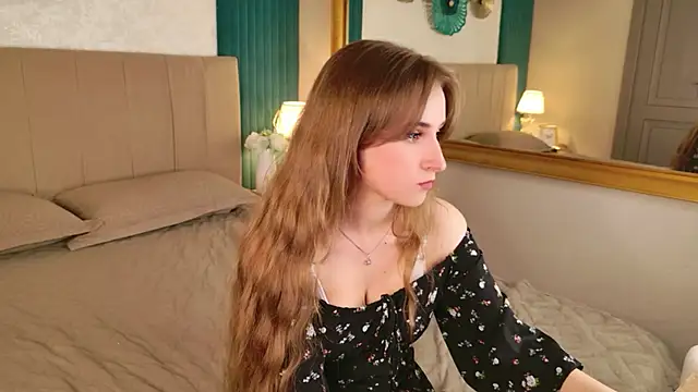 Snapshot of Tara_Keats chatting on July 5, 2026, 3:52 pm Tara Keats online show from July 5, 2026, 3:52 pm