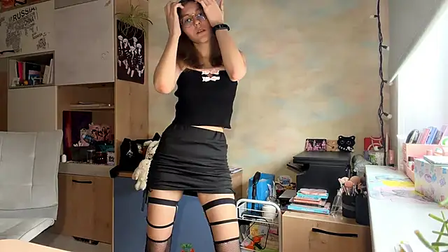 Miaaa Moon online show from February 16, 2026, 9:49 am