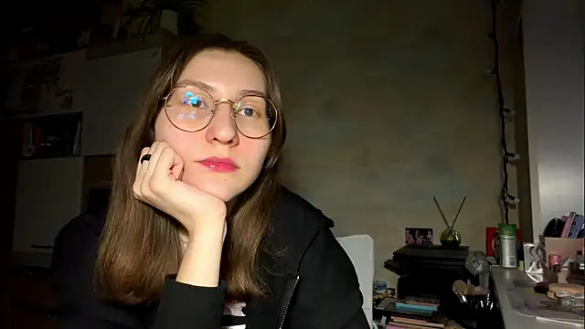 Miaaa Moon online show from March 19, 2026, 6:45 pm