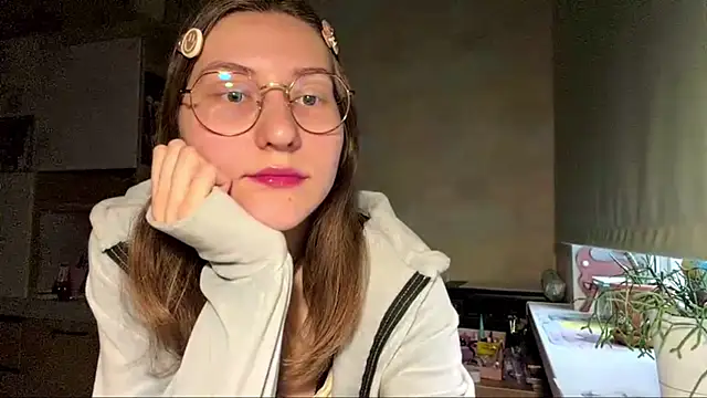 Miaaa Moon online show from April 21, 2026, 2:45 pm