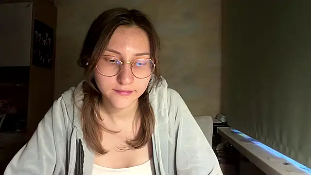 Snapshot of Miaaa_Moon chatting on May 14, 2026, 4:25 pm Miaaa Moon online show from May 14, 2026, 4:25 pm