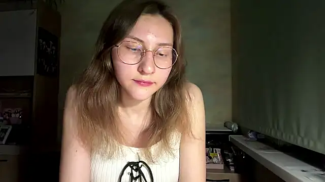 Snapshot of Miaaa_Moon chatting on May 24, 2026, 6:24 pm Miaaa Moon online show from May 24, 2026, 6:24 pm
