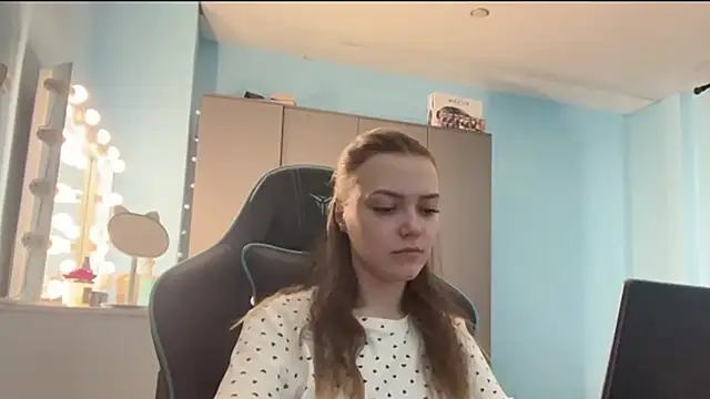 AndreeMerryman online show from March 10, 2026, 5:12 am