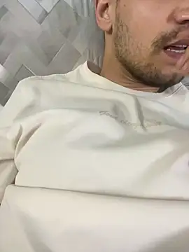 alessand180521 online show from March 6, 2026, 1:02 am