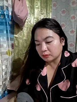 Zyramae 25 online show from February 16, 2026, 1:07 pm