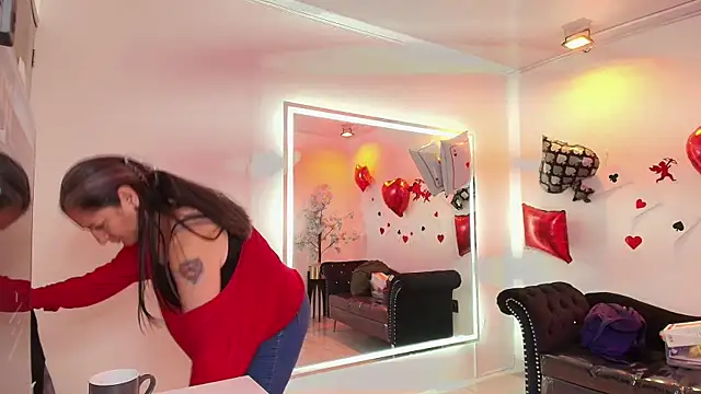 Madame scarlett online show from February 24, 2026, 11:19 am