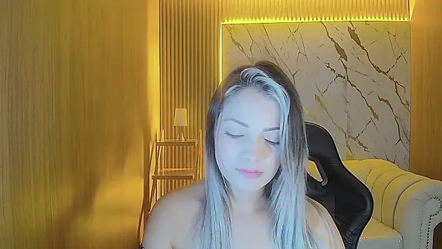 Snapshot of sofia_nova_tf chatting on February 7, 2026, 1:37 pm sofia nova tf online show from February 7, 2026, 1:37 pm