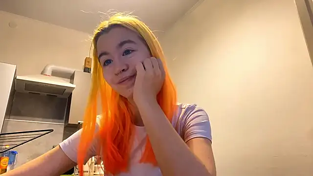 Snapshot of EmilyHein chatting on February 2, 2026, 6:12 am EmilyHein online show from February 2, 2026, 6:12 am