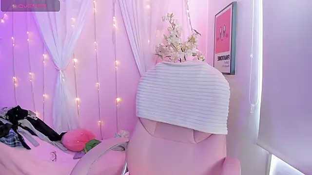 Snapshot of Bella_Miller1_ chatting on March 3, 2026, 3:40 pm Bella Miller1 online show from March 3, 2026, 3:40 pm