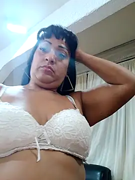 SabrinaColin online show from April 19, 2026, 4:23 am