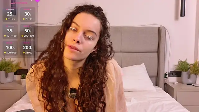 Luna Starlight online show from February 23, 2026, 9:12 pm