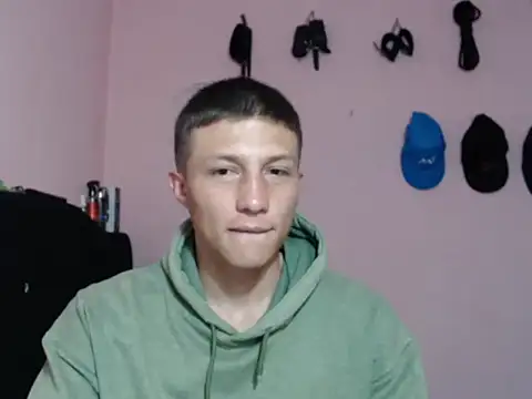 Snapshot of Cronos_Hot_8 chatting on February 10, 2026, 10:52 am Cronos Hot 8 online show from February 10, 2026, 10:52 am