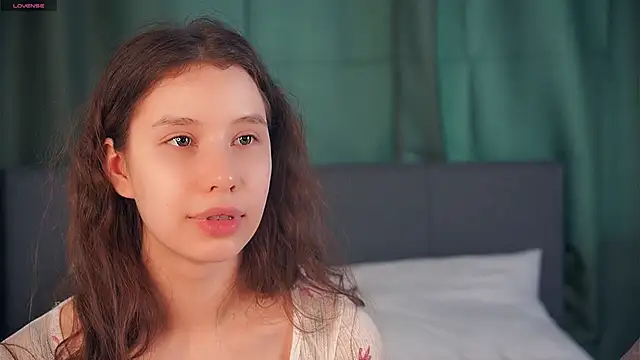 ZofiaSoshnik online show from February 24, 2026, 6:44 am