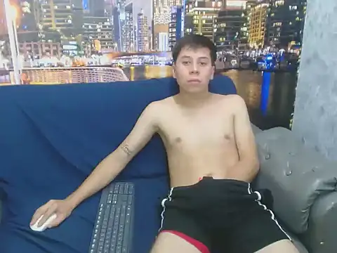 santiago xxxcol online show from February 2, 2026, 11:14 pm