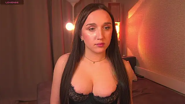 jenniferonlyforu online show from March 8, 2026, 2:43 pm